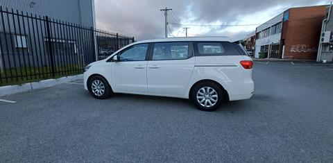 Kia CARNIVAL 2015