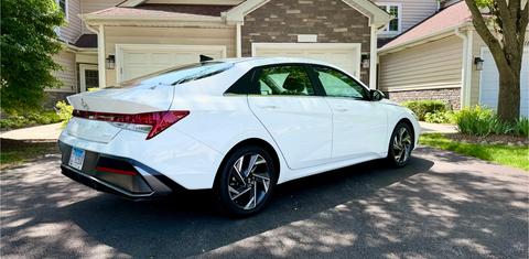 Hyundai Elantra 2025