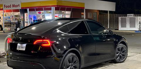 Tesla Model Y 2025