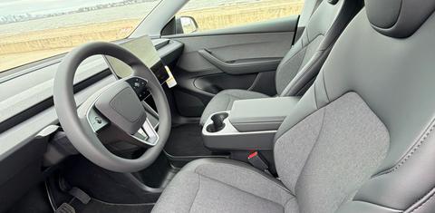 Tesla Model Y 2026