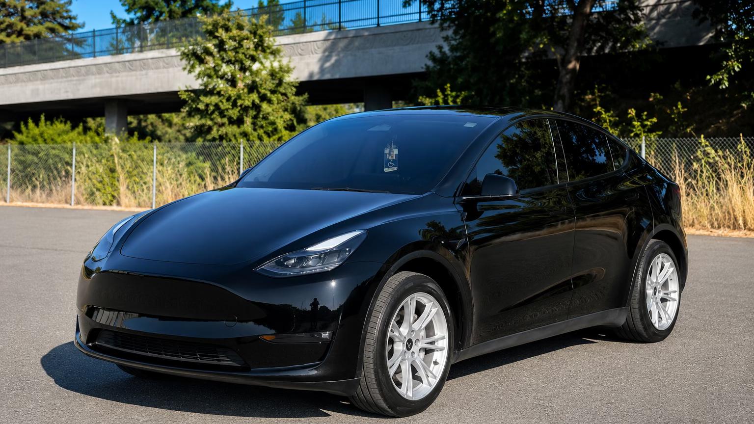 Tesla Model Y 2023 in Santa Rosa, CA