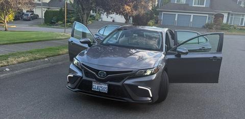 Toyota Camry Hybrid 2024