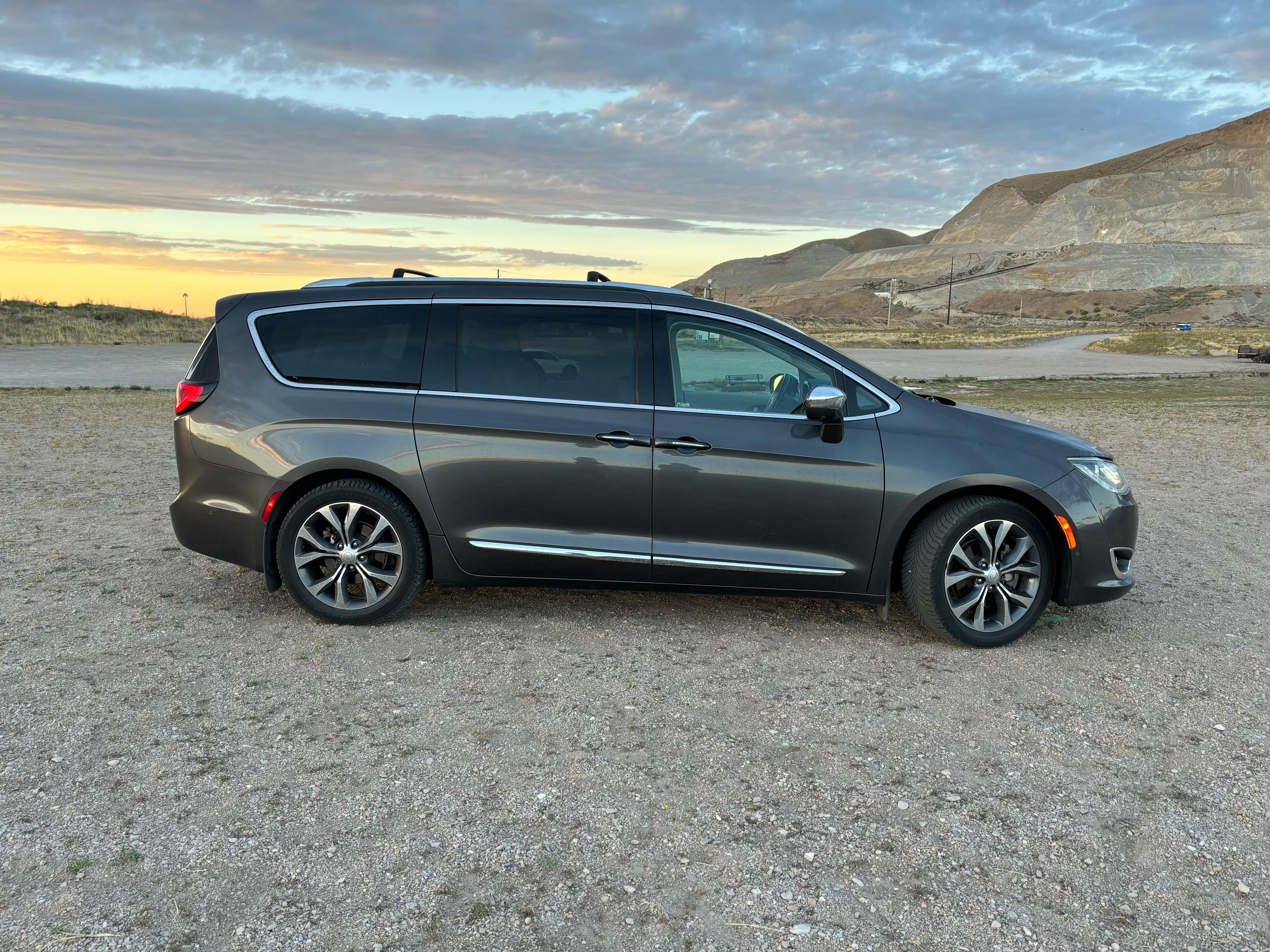 Chrysler Pacifica 2017 in Salt Lake City, UT