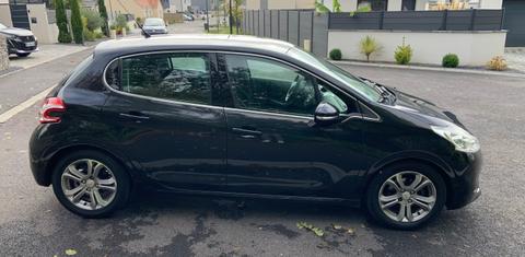 Peugeot 208 2012