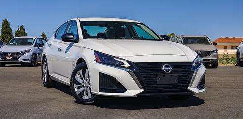 Nissan Altima 2023