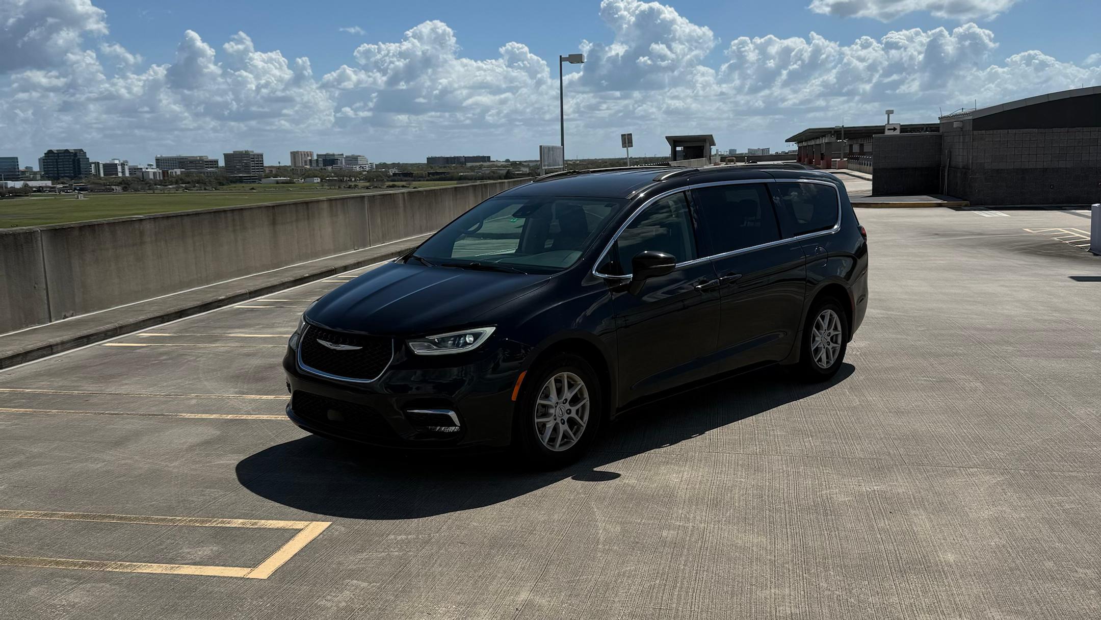 Chrysler Pacifica 2022 in Tampa, FL