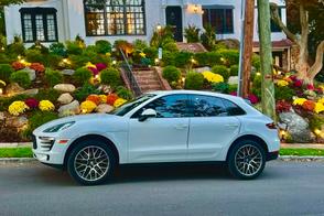 Porsche Macan car