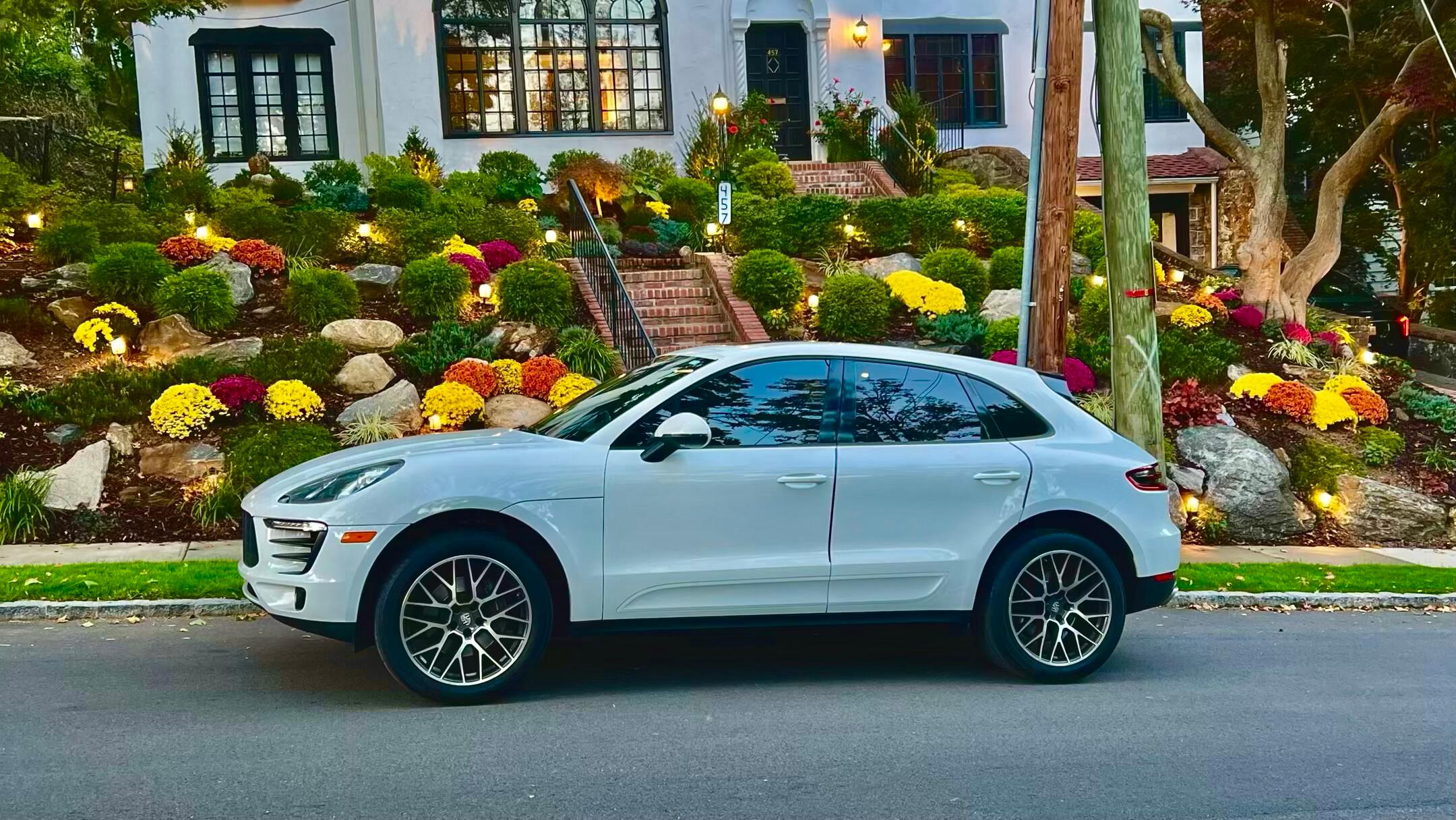 Porsche Macan 2018 in Jersey City, NJ
