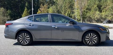 Nissan Altima 2025