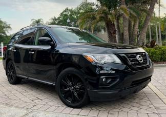 Nissan Pathfinder car