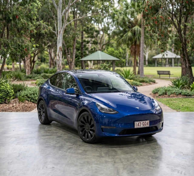 Tesla MODEL Y 2023 in Broadbeach
