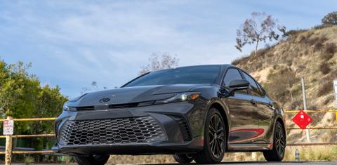 Toyota Camry Hybrid 2025