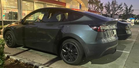 Tesla Model Y 2023