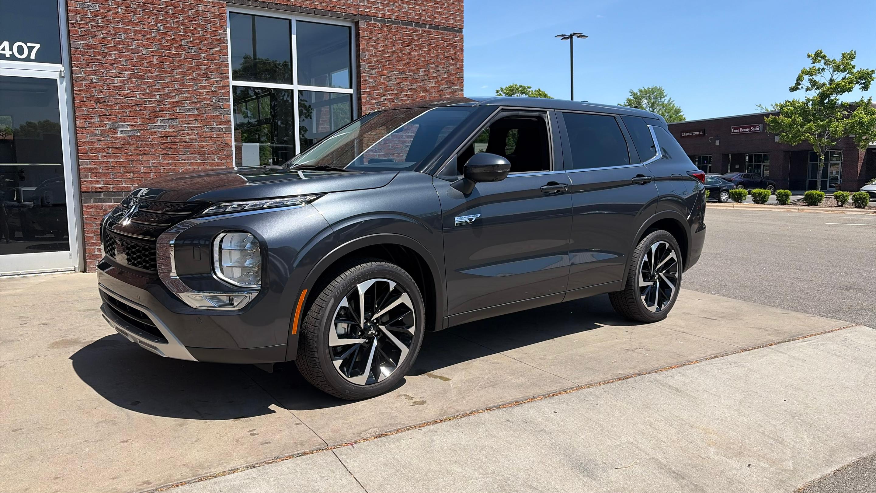 Mitsubishi Outlander Plug-In Hybrid 2025 in Raleigh, NC