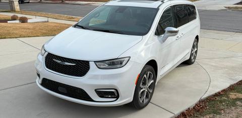 Chrysler Pacifica 2024