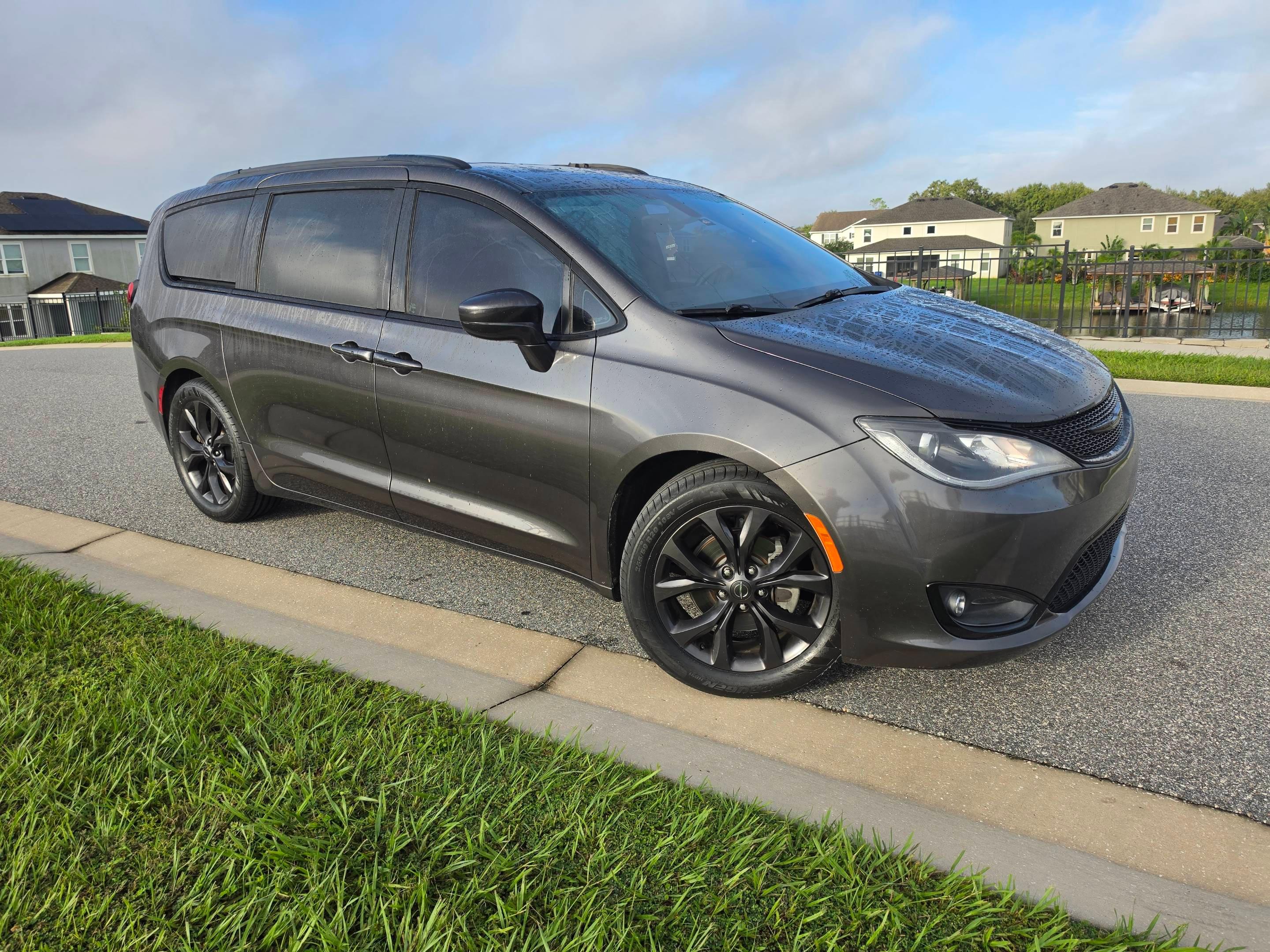 Chrysler Pacifica 2018 in St. Cloud, FL
