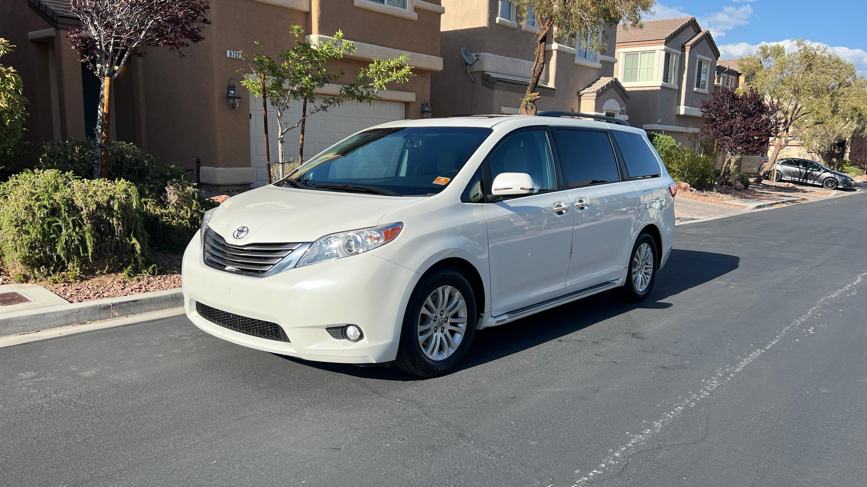 Toyota Sienna 2017 in 