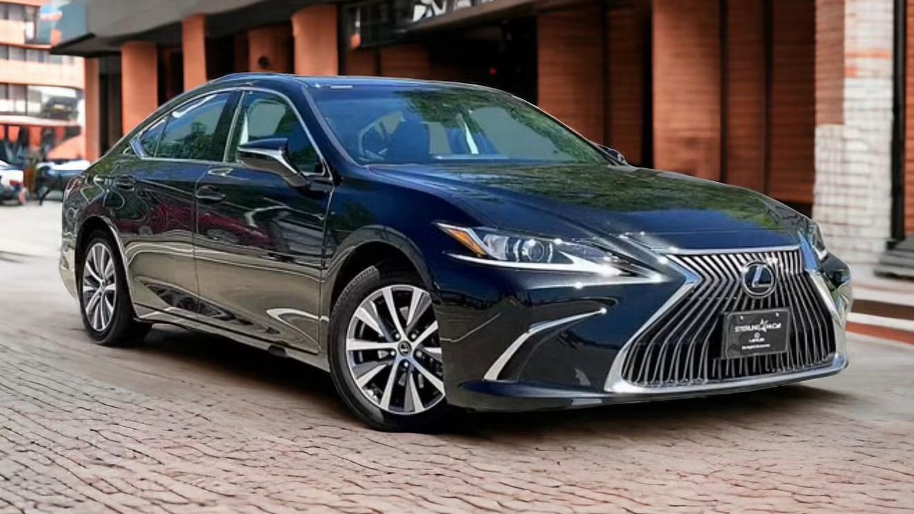 Lexus ES 2021 in 
