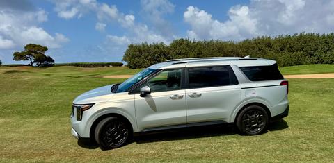 Kia Carnival Hybrid 2025