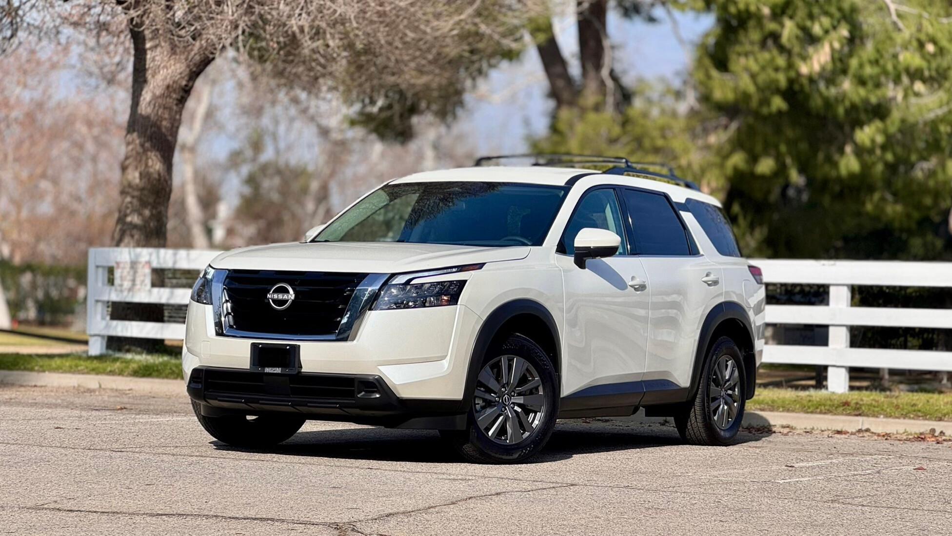 Nissan Pathfinder 2024 in Los Angeles, CA
