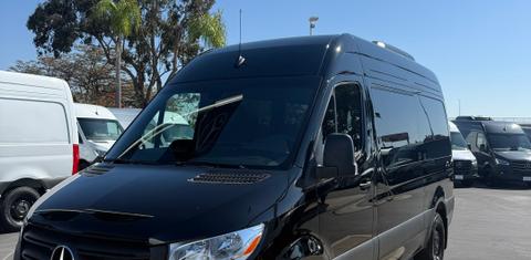 Mercedes-Benz Sprinter 2025