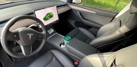 Tesla MODEL Y 2024