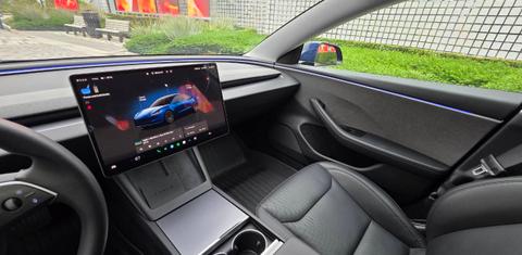 Tesla Model 3 2024