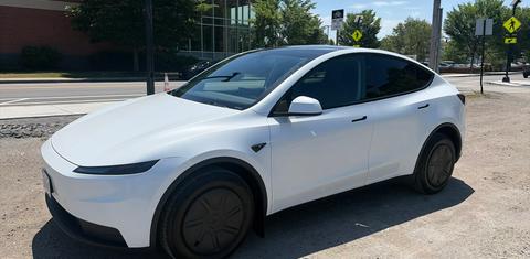 Tesla Model Y 2026