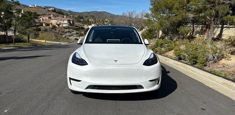 Tesla Model Y 2025