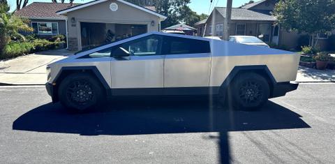 Tesla Cybertruck 2024