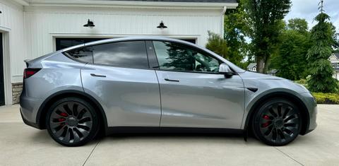 Tesla Model Y 2024