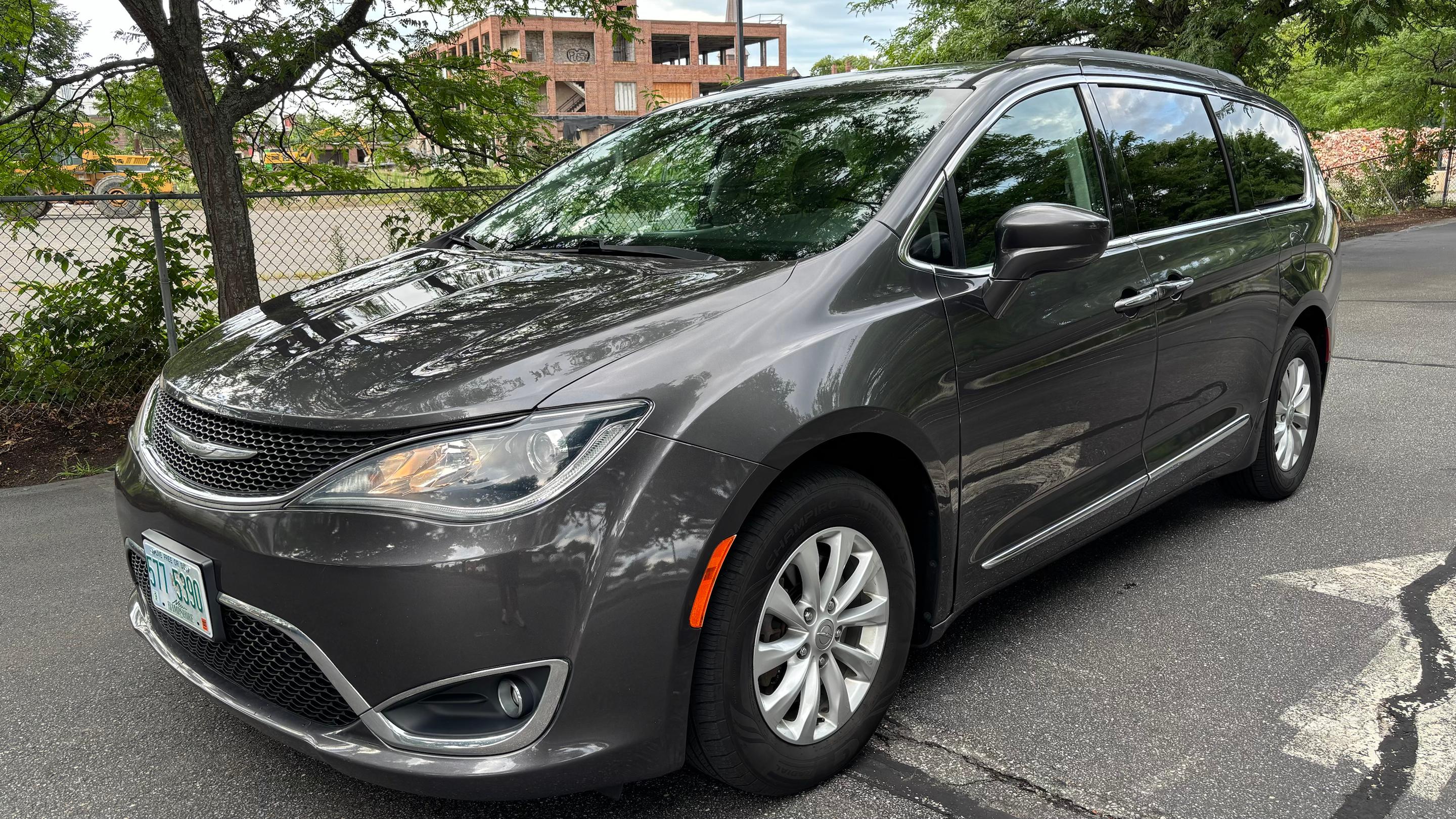 Chrysler Pacifica 2017 in Nashua, NH