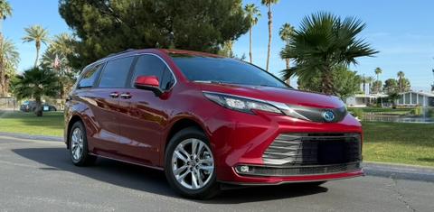 Toyota Sienna 2025