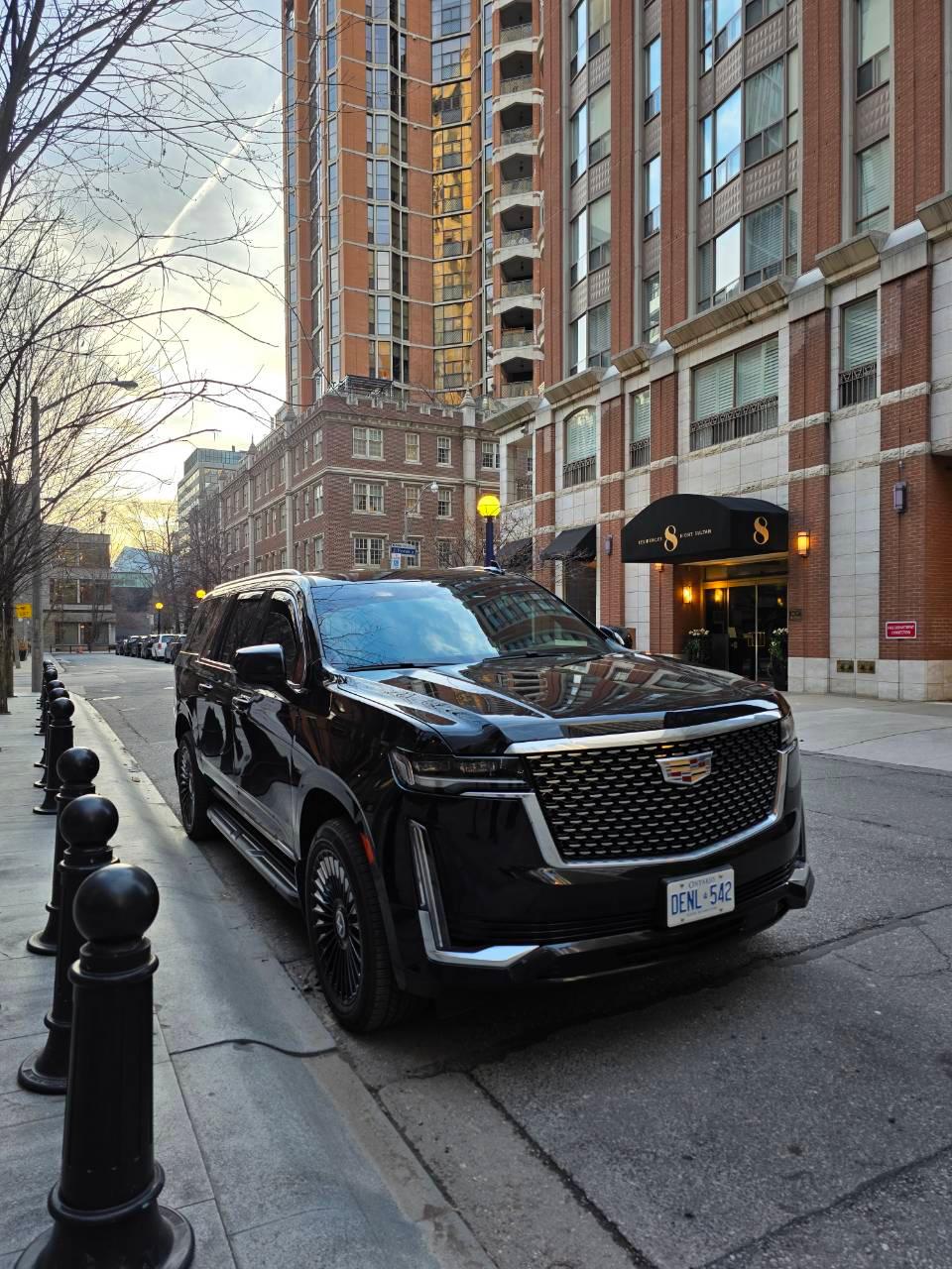 Cadillac Escalade ESV 2024 à Mississauga, ON