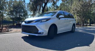 Toyota Sienna 2023 — Car rental alternative in Pooler, GA