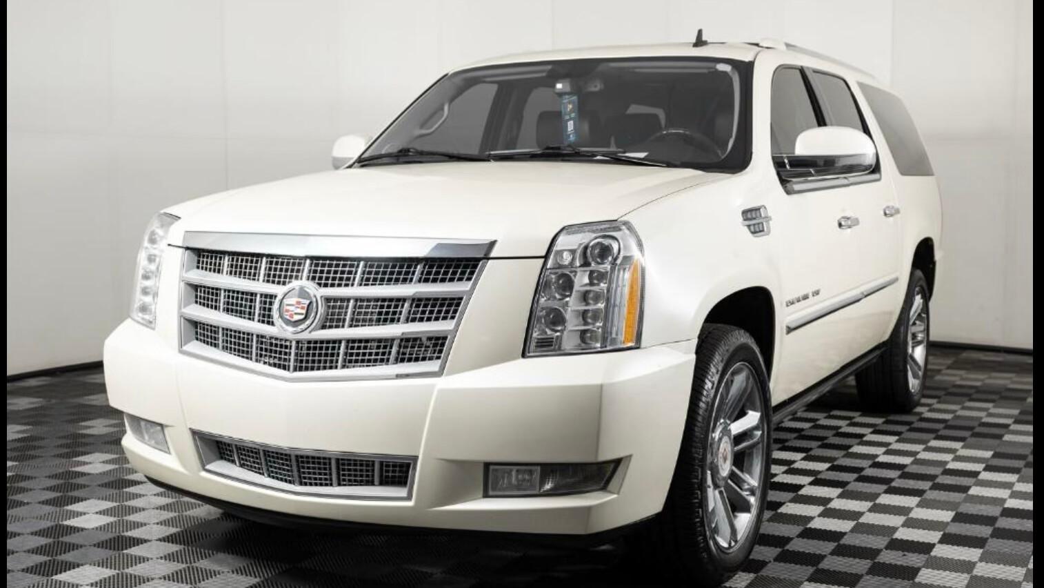 Cadillac Escalade ESV 2013 in 