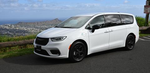 Chrysler Pacifica 2024