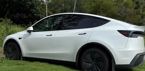 Tesla Model Y 2026