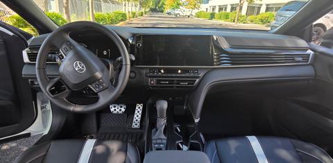 Toyota Camry Hybrid 2026