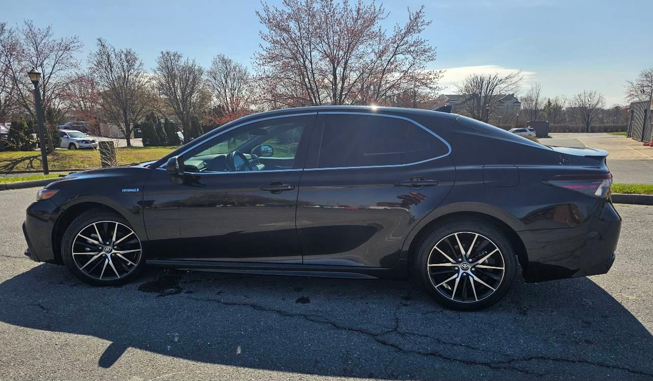 Toyota Camry Hybrid 2021 in Winchester, VA