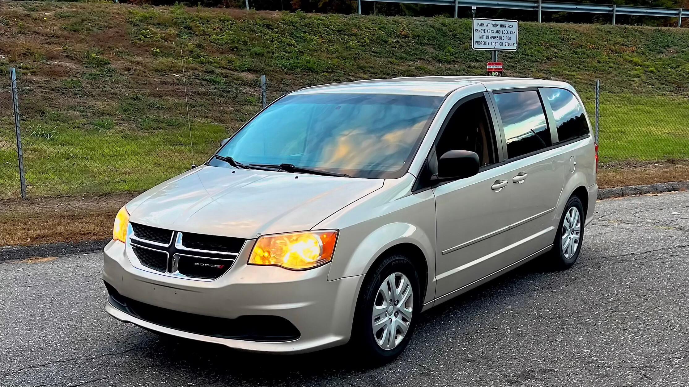 Dodge Grand Caravan 2014 in Newington, CT