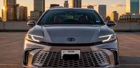 Toyota Camry Hybrid 2025