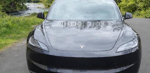 Tesla Model 3 2024