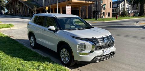 Mitsubishi Outlander 2024