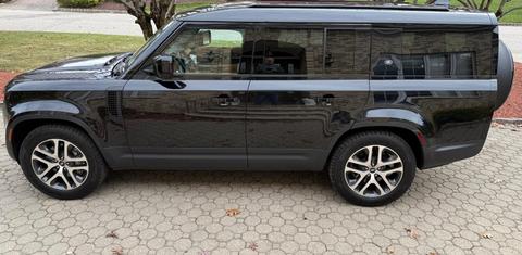 Land Rover Defender 2024