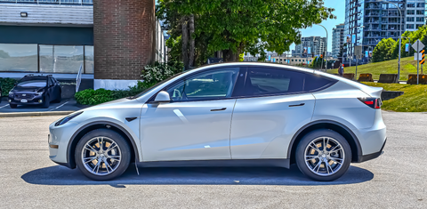 Tesla Model Y 2024
