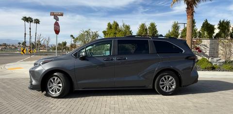 Toyota Sienna 2025