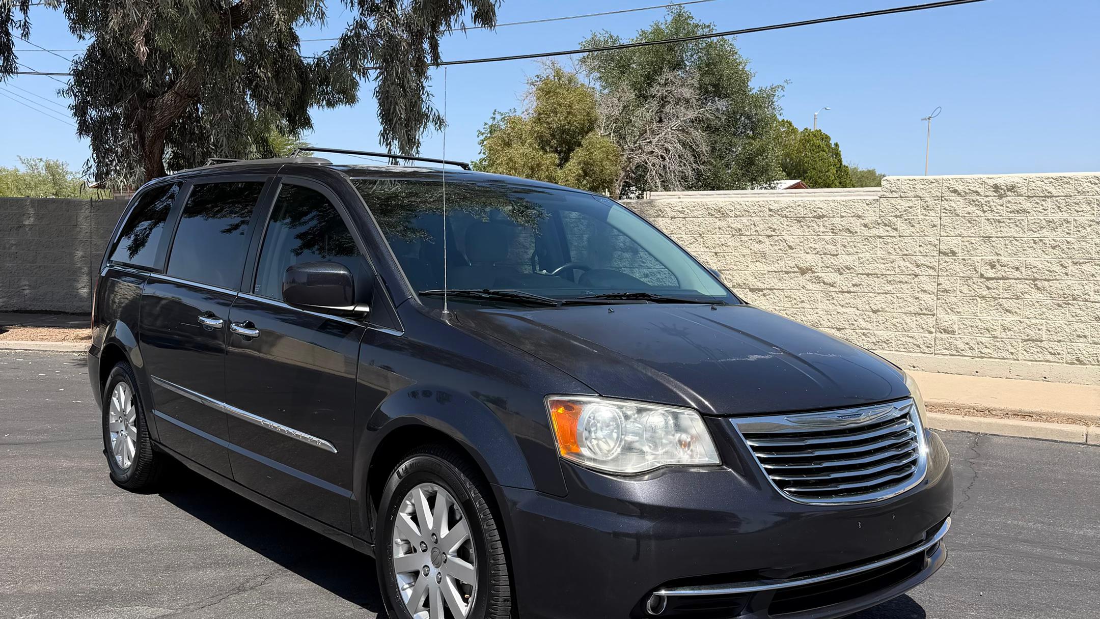 Chrysler Town & Country 2014 in Tucson, AZ
