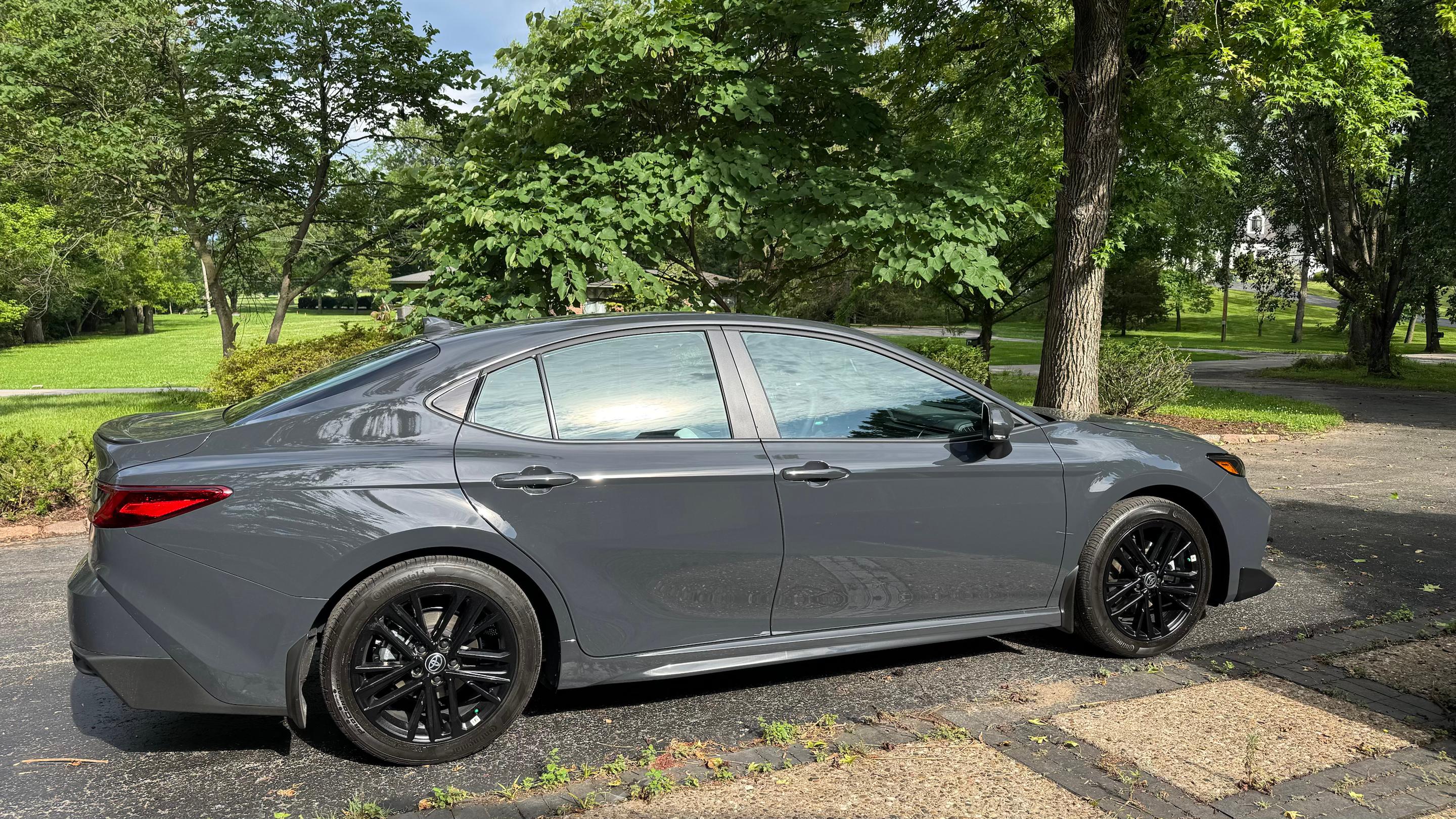Toyota Camry Hybrid 2025 in St. Louis, MO