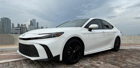 Toyota Camry Hybrid 2025